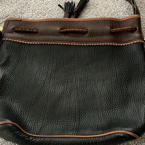 2 pair of shoes. Silver and navy blue 8.5m - Picture 4 of 7